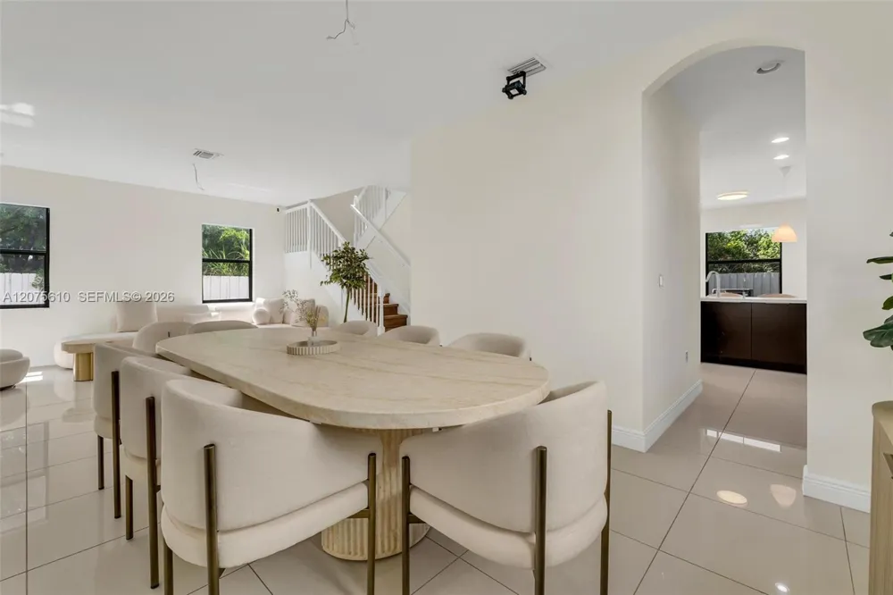10204 NW 86th St Doral, FL 33178