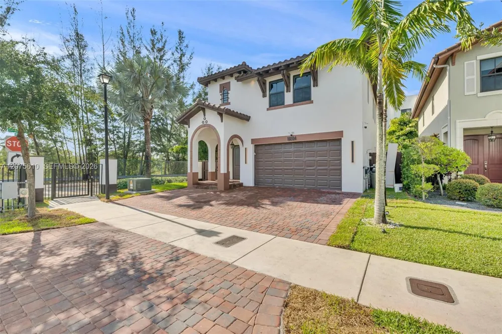 10204 NW 86th St Doral, FL 33178