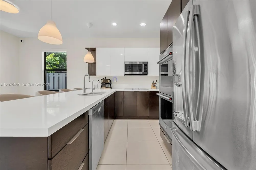 10204 NW 86th St Doral, FL 33178