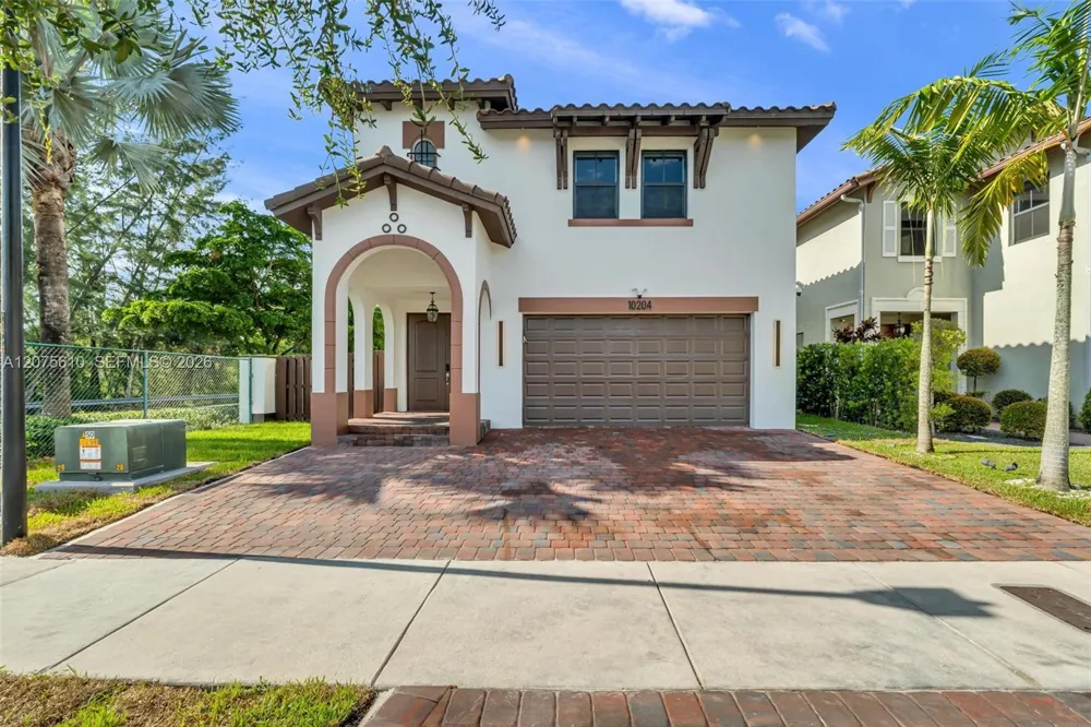 10204 NW 86th St Doral, FL 33178