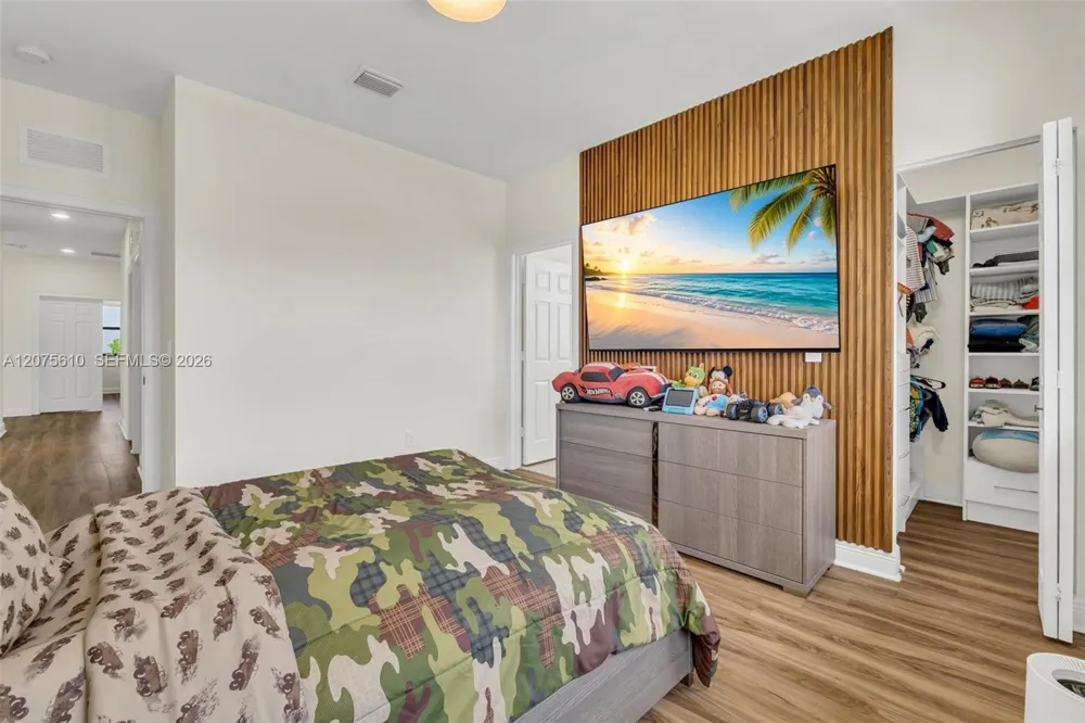 10204 NW 86th St Doral, FL 33178