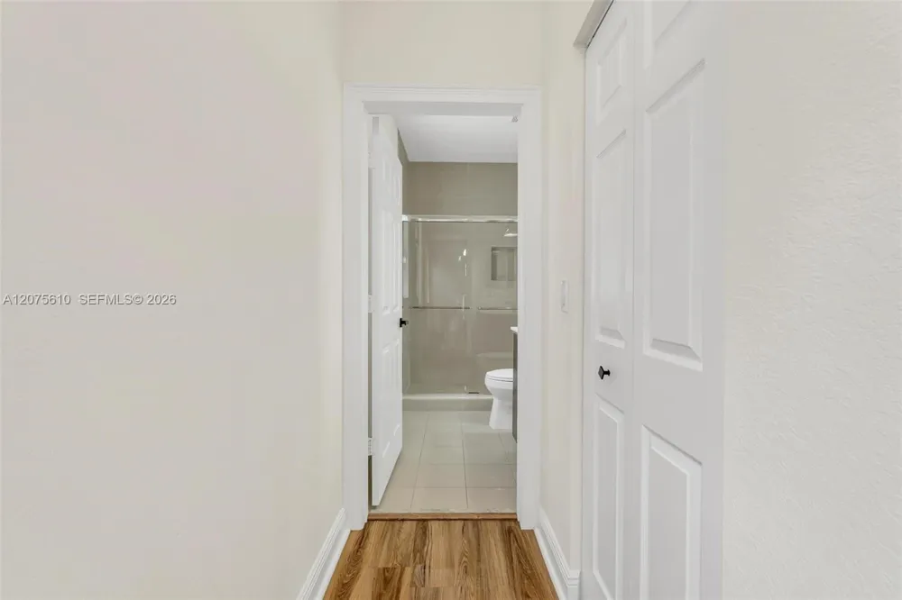 10204 NW 86th St Doral, FL 33178