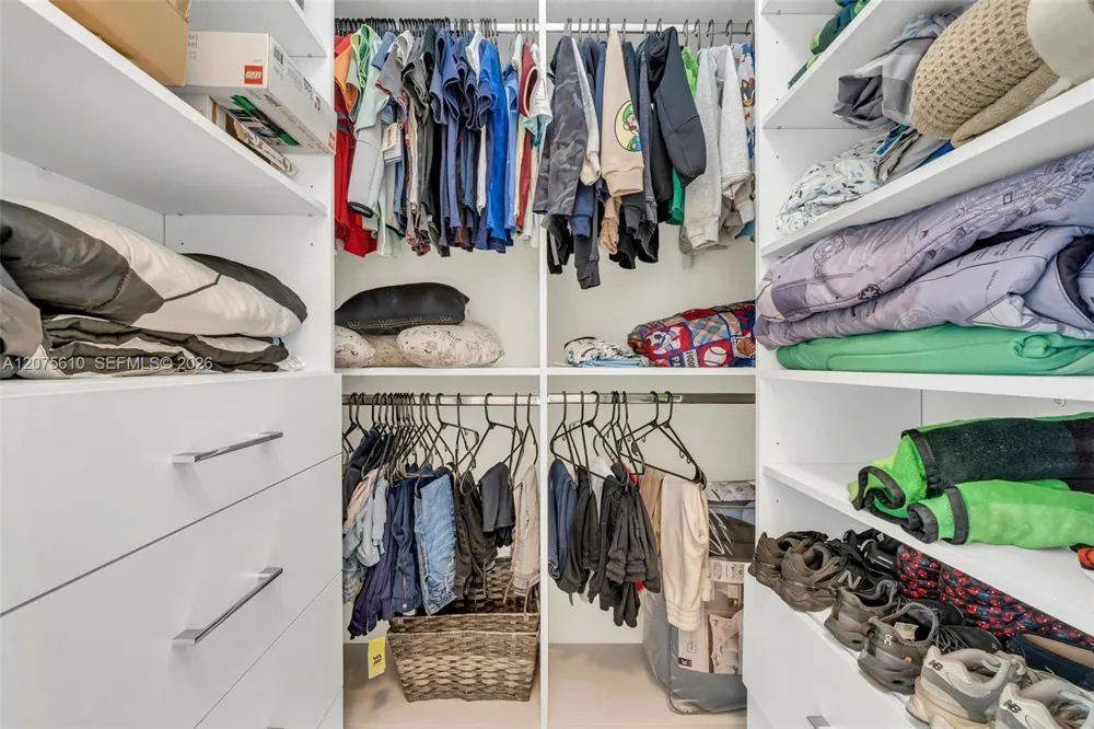 10204 NW 86th St Doral, FL 33178