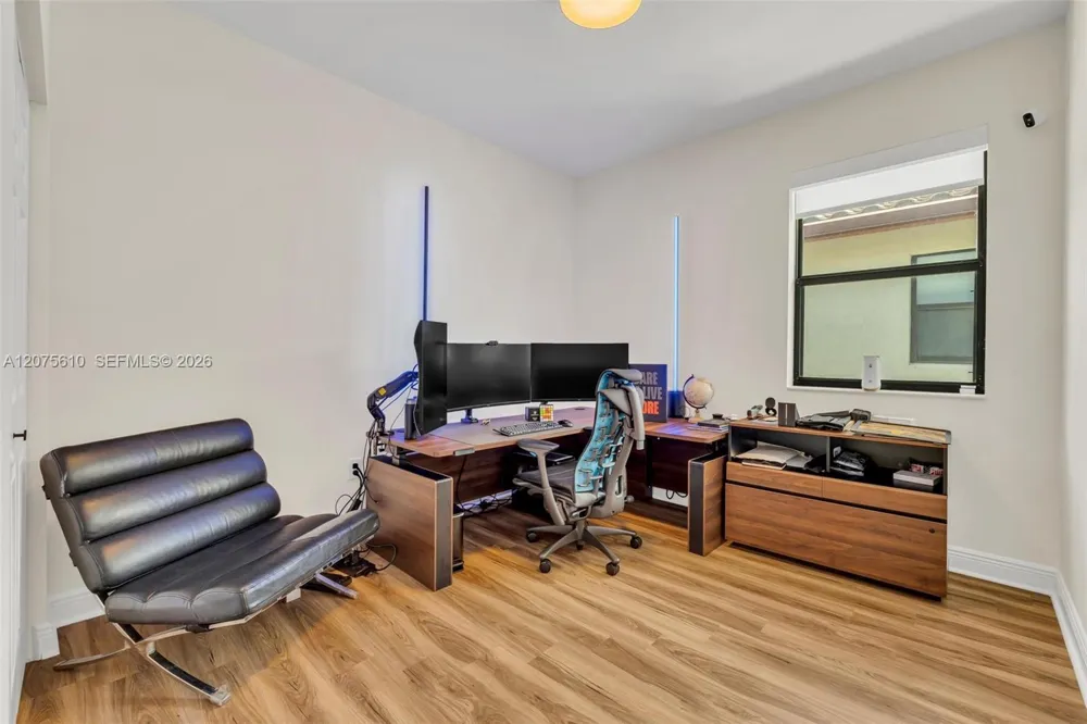 10204 NW 86th St Doral, FL 33178
