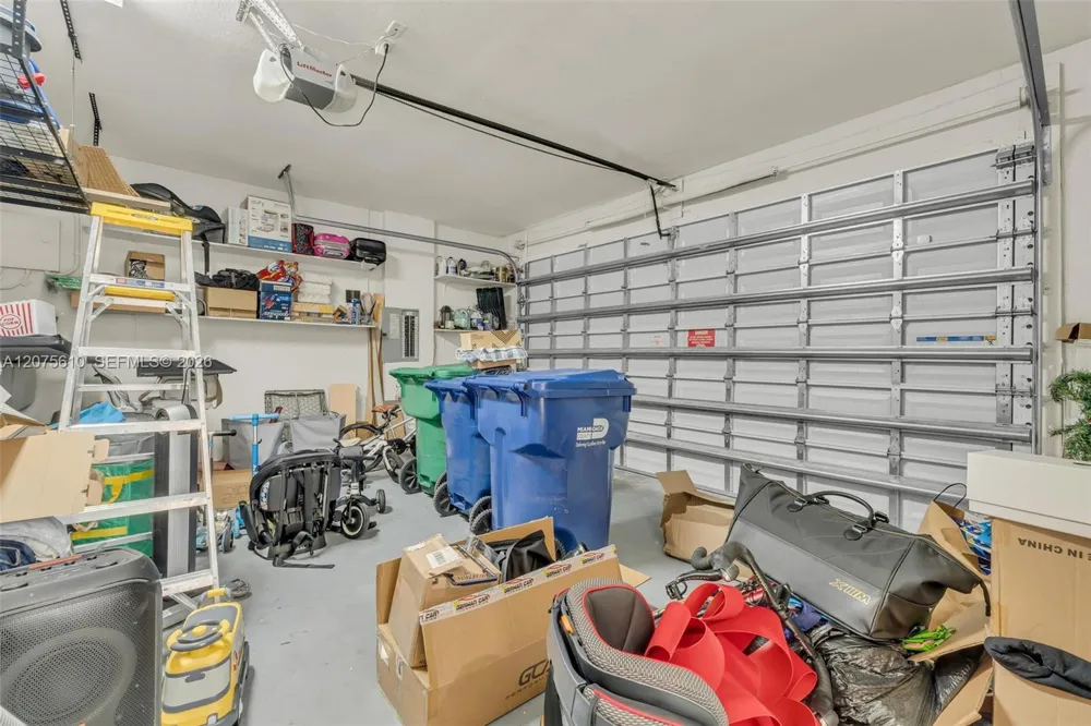 10204 NW 86th St Doral, FL 33178