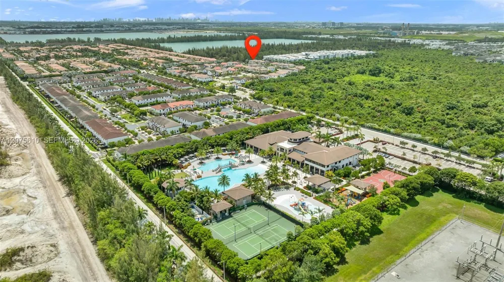 10204 NW 86th St Doral, FL 33178