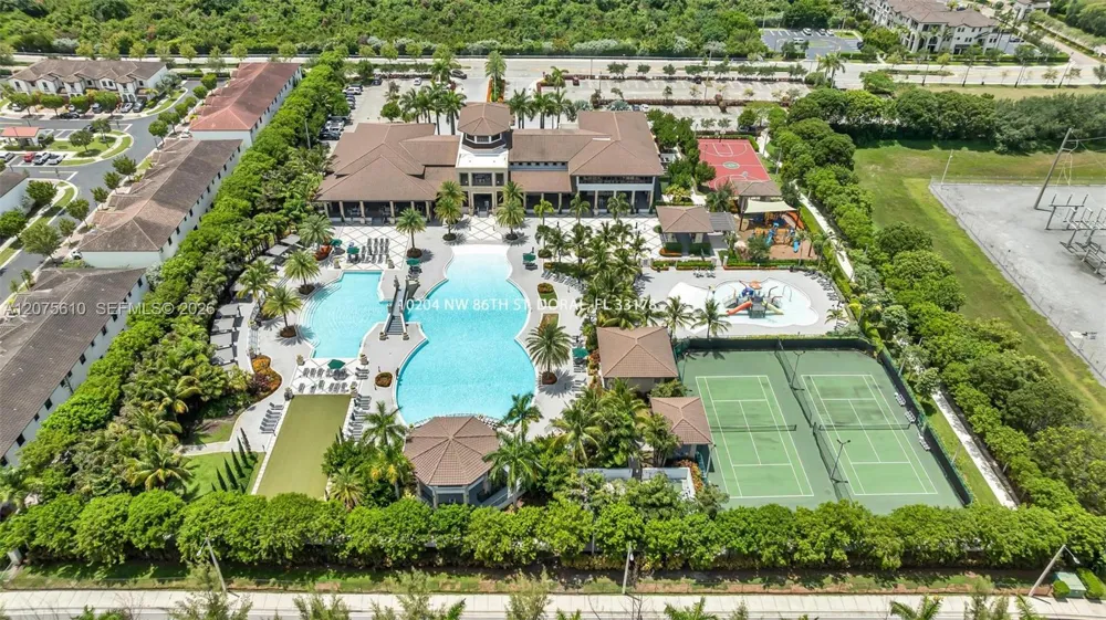 10204 NW 86th St Doral, FL 33178
