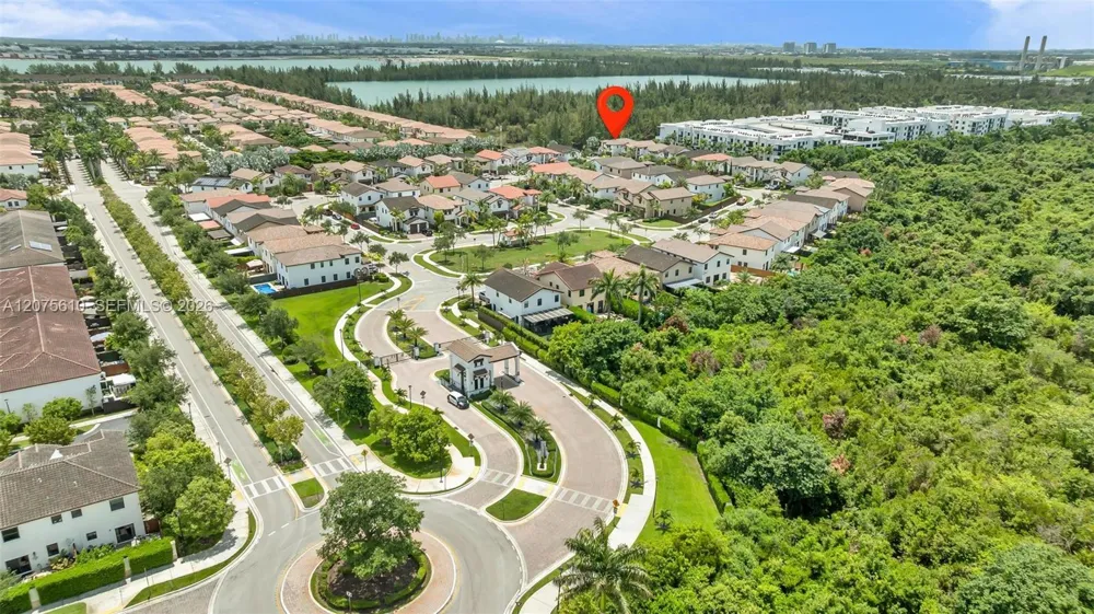 10204 NW 86th St Doral, FL 33178