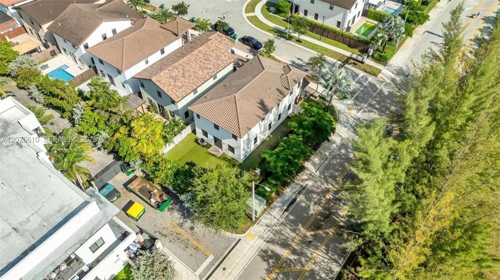 10204 NW 86th St Doral, FL 33178