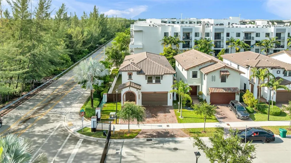 10204 NW 86th St Doral, FL 33178