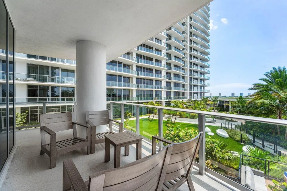 220 LAKE SHORE DRIVE #702 Lake Park, FL 33403