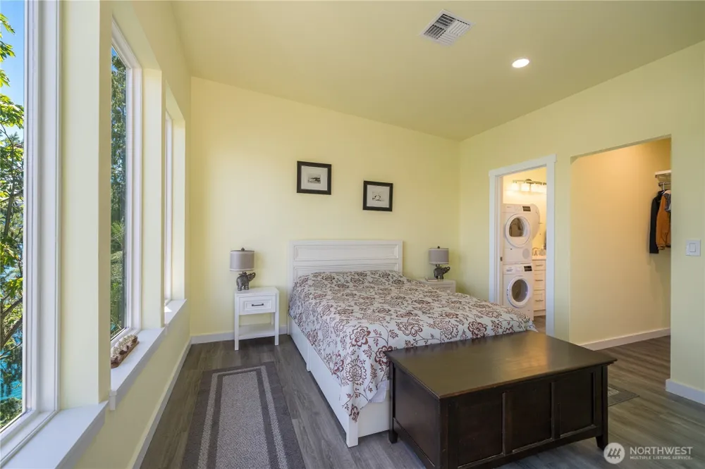 9064 S Lakeshore Rd. Chelan, WA 98816