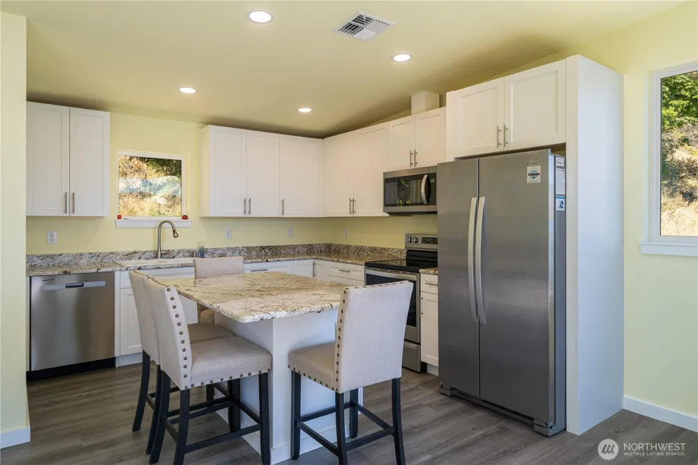 9064 S Lakeshore Rd. Chelan, WA 98816