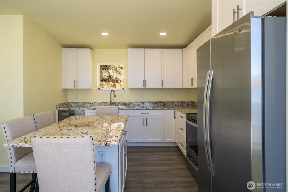 9064 S Lakeshore Rd. Chelan, WA 98816