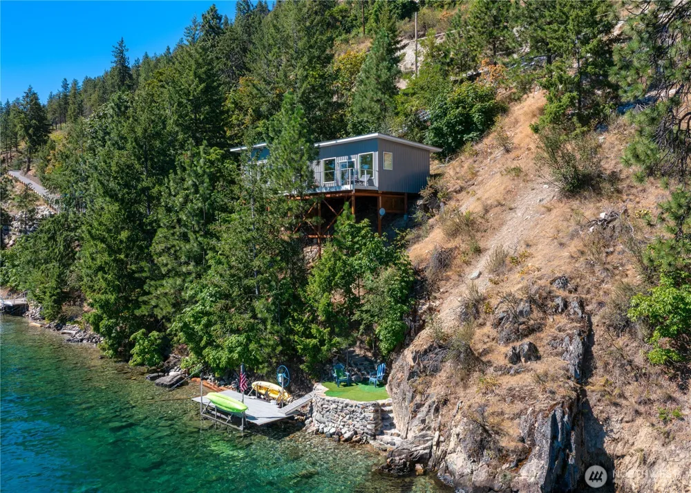 9064 S Lakeshore Rd. Chelan, WA 98816
