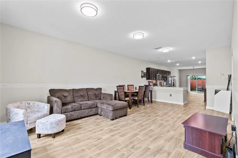 214 W 15TH STREET Apopka, FL 32703