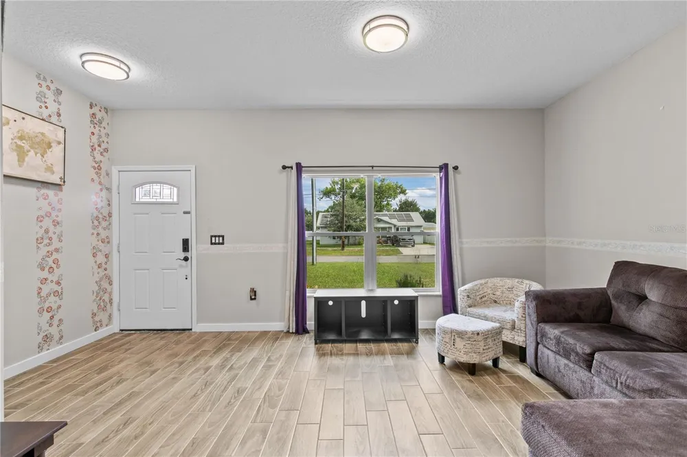 214 W 15TH STREET Apopka, FL 32703