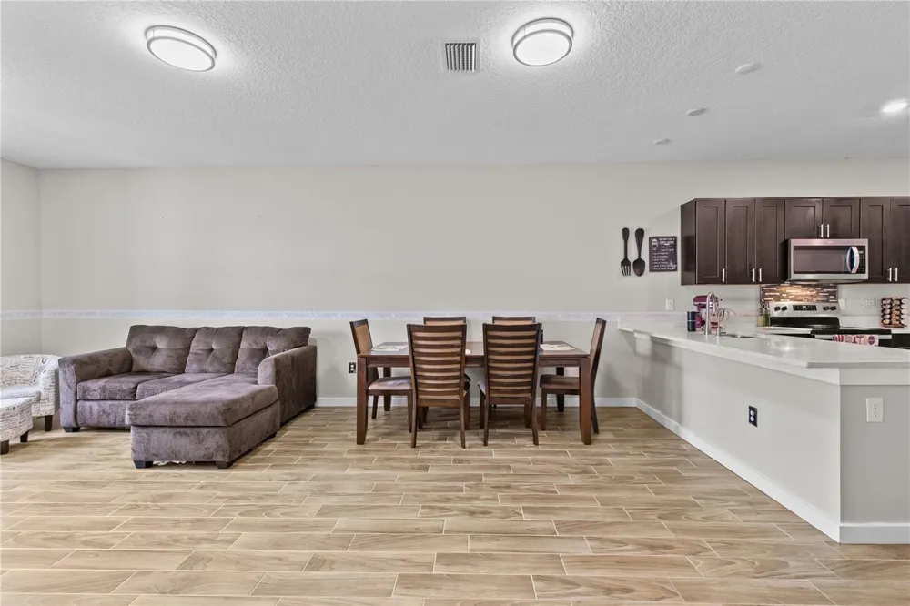 214 W 15TH STREET Apopka, FL 32703