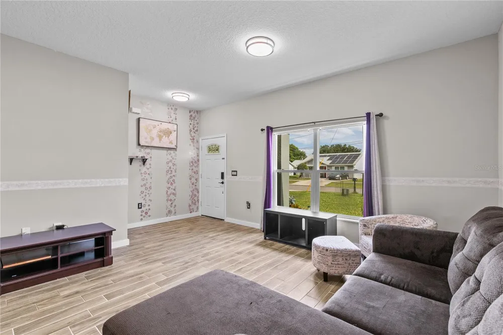 214 W 15TH STREET Apopka, FL 32703