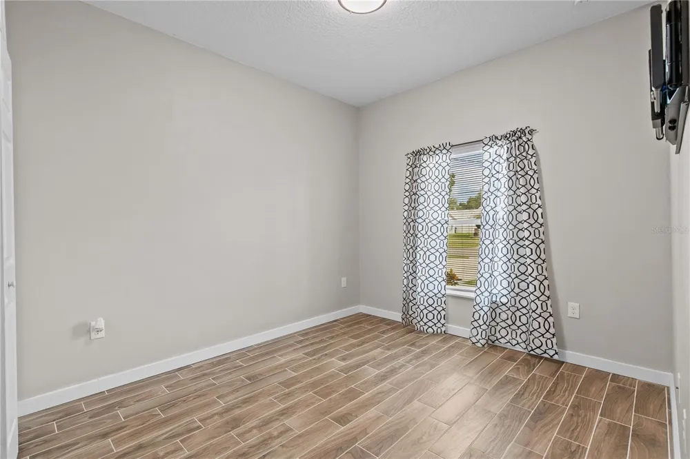 214 W 15TH STREET Apopka, FL 32703