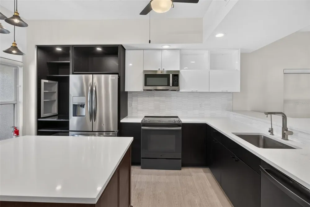 6330 99TH WAY #14B St Petersburg, FL 33708