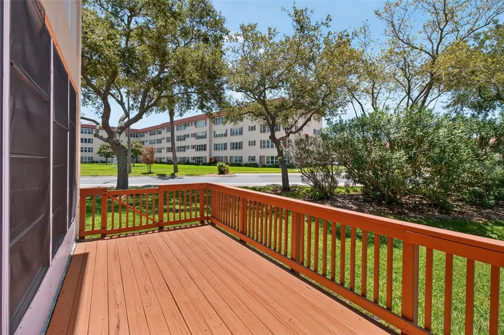 6330 99TH WAY #14B St Petersburg, FL 33708