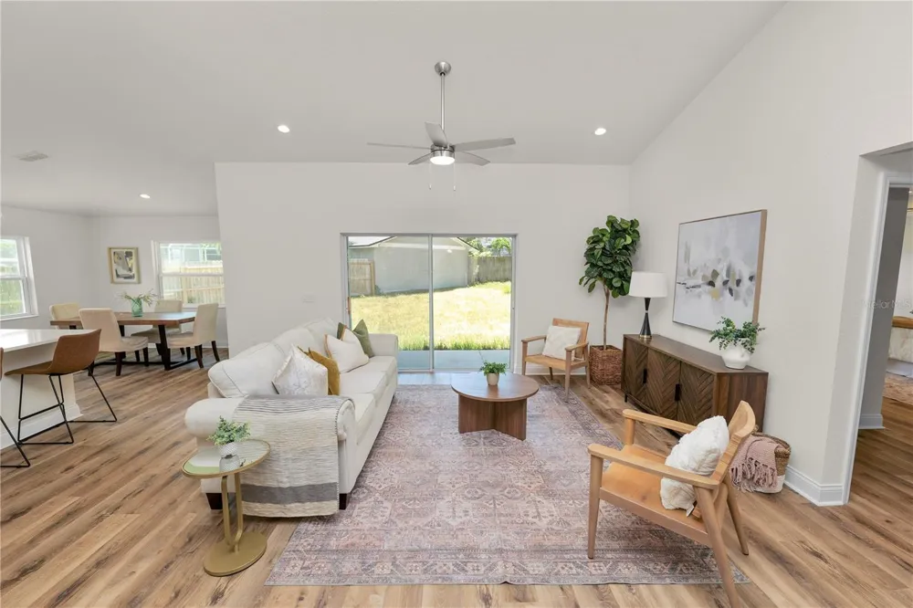 23 8TH ST S Eagle Lake, FL 33839