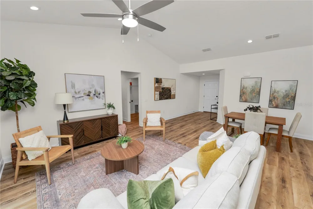 23 8TH ST S Eagle Lake, FL 33839