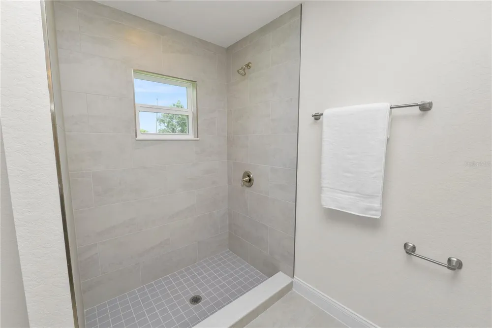 23 8TH ST S Eagle Lake, FL 33839