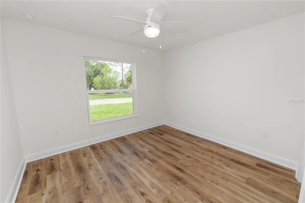 23 8TH ST S Eagle Lake, FL 33839