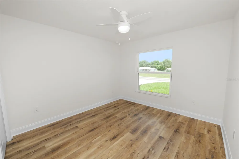 23 8TH ST S Eagle Lake, FL 33839