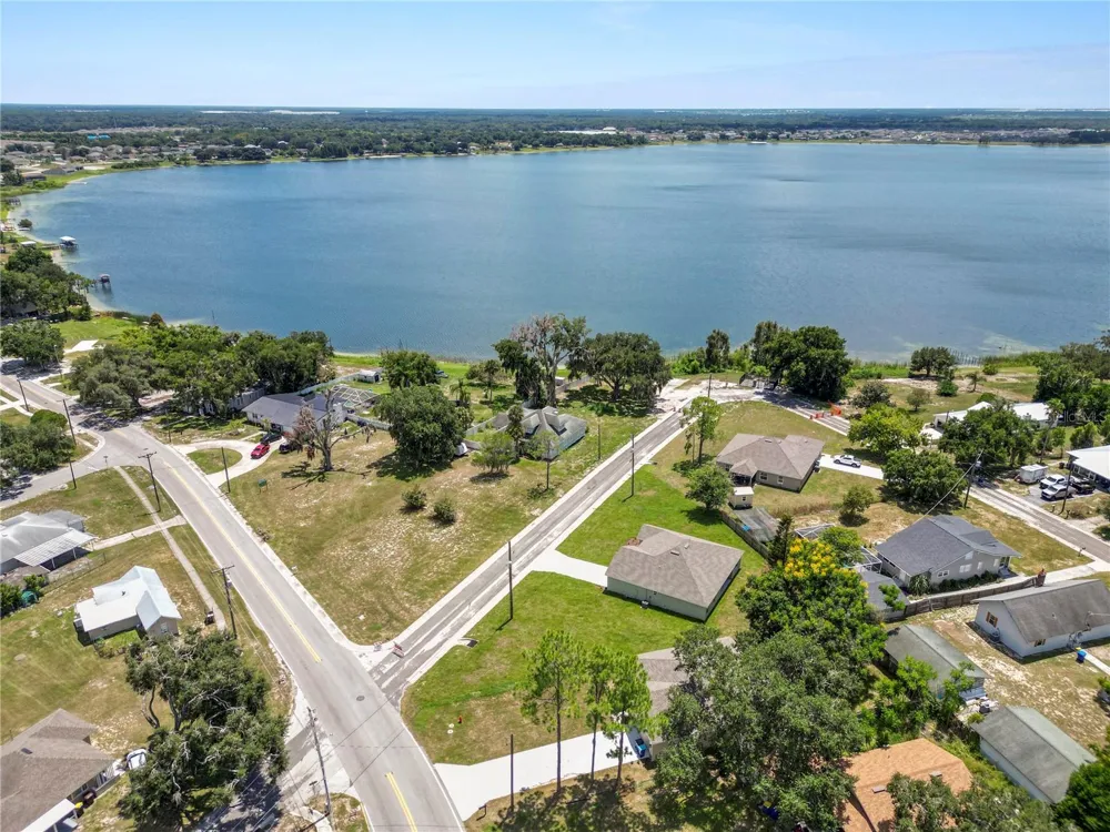 23 8TH ST S Eagle Lake, FL 33839