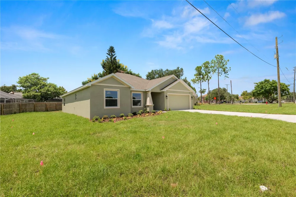 23 8TH ST S Eagle Lake, FL 33839