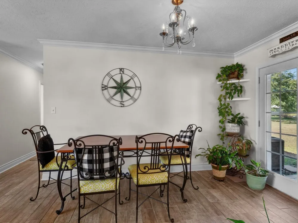 53 Parker Creek Road Huntsville, TX 77320
