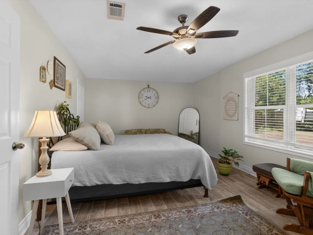 53 Parker Creek Road Huntsville, TX 77320