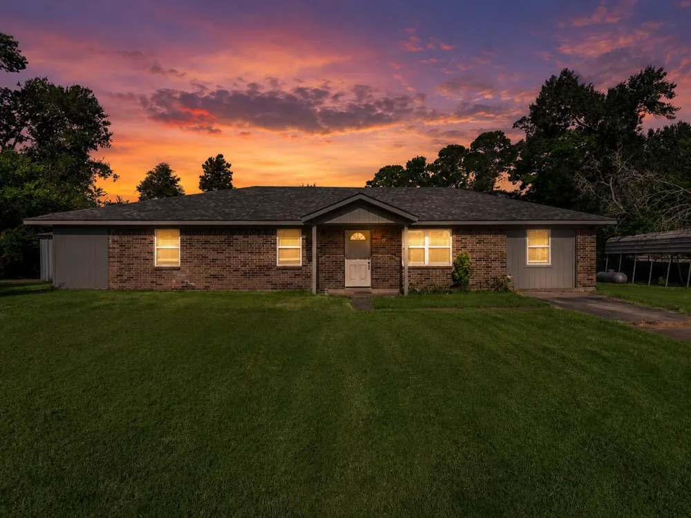 53 Parker Creek Road Huntsville, TX 77320