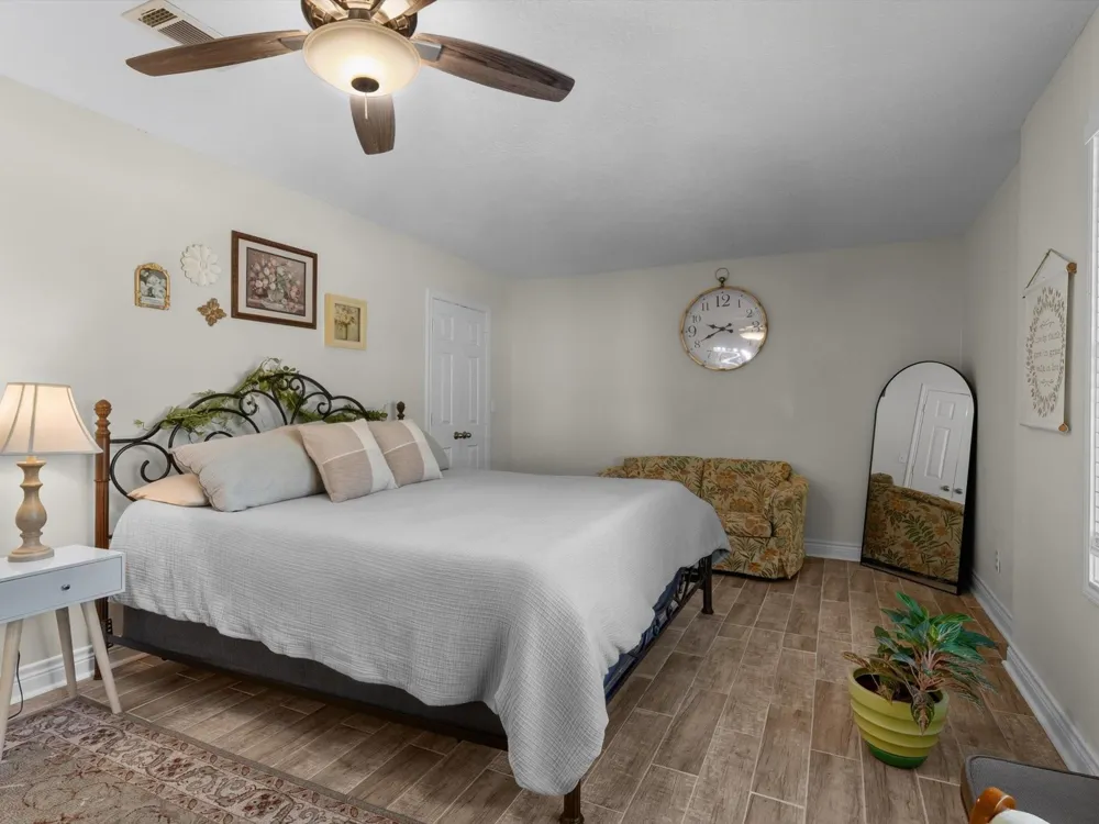 53 Parker Creek Road Huntsville, TX 77320