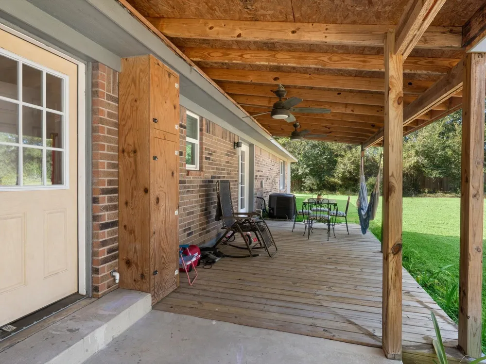 53 Parker Creek Road Huntsville, TX 77320