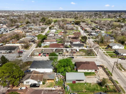 3501 Sarah Street
