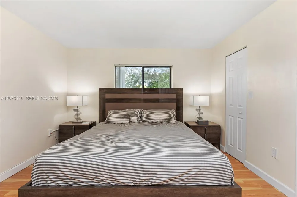 400 Palm Cir W #208 Pembroke Pines, FL 33025
