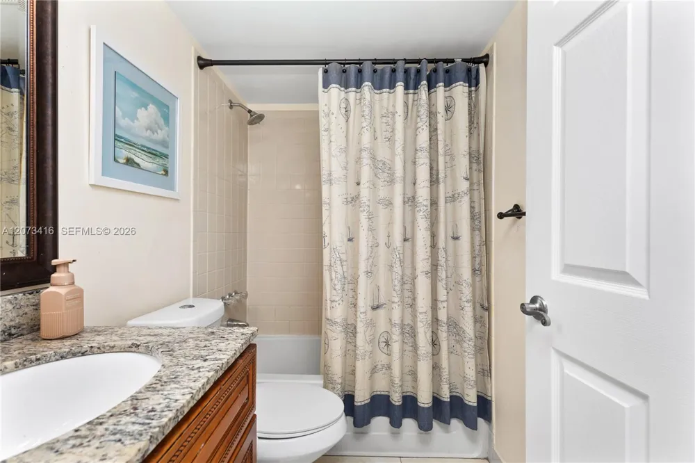 400 Palm Cir W #208 Pembroke Pines, FL 33025
