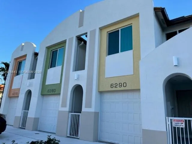 4729 SW 63rd Ln #4 Davie, FL 33314