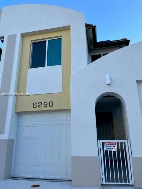 4729 SW 63rd Ln #4 Davie, FL 33314