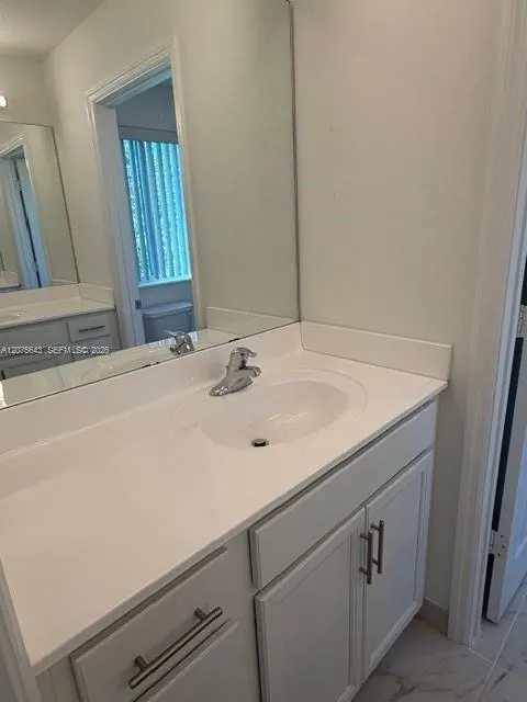 4729 SW 63rd Ln #4 Davie, FL 33314