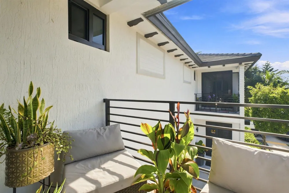 1090 SE 3RD STREET #1090 Pompano Beach, FL 33060