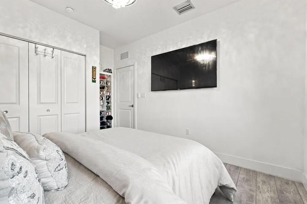 1090 SE 3RD STREET #1090 Pompano Beach, FL 33060