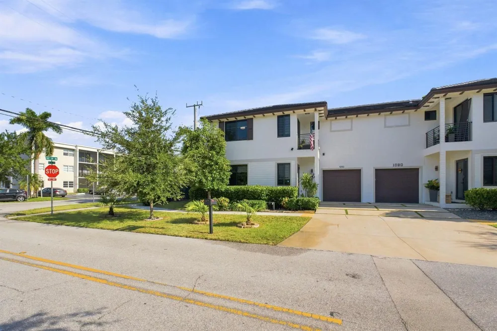 1090 SE 3RD STREET #1090 Pompano Beach, FL 33060