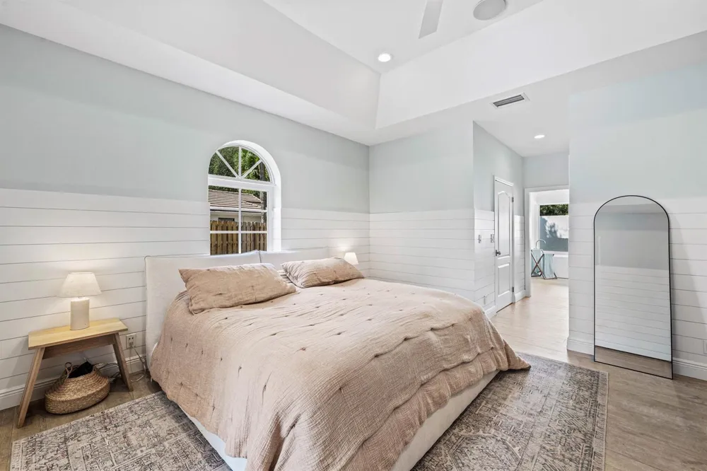 2815 HAMPTON CIRCLE E Delray Beach, FL 33445