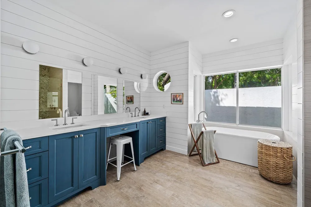 2815 HAMPTON CIRCLE E Delray Beach, FL 33445