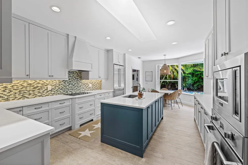 2815 HAMPTON CIRCLE E Delray Beach, FL 33445